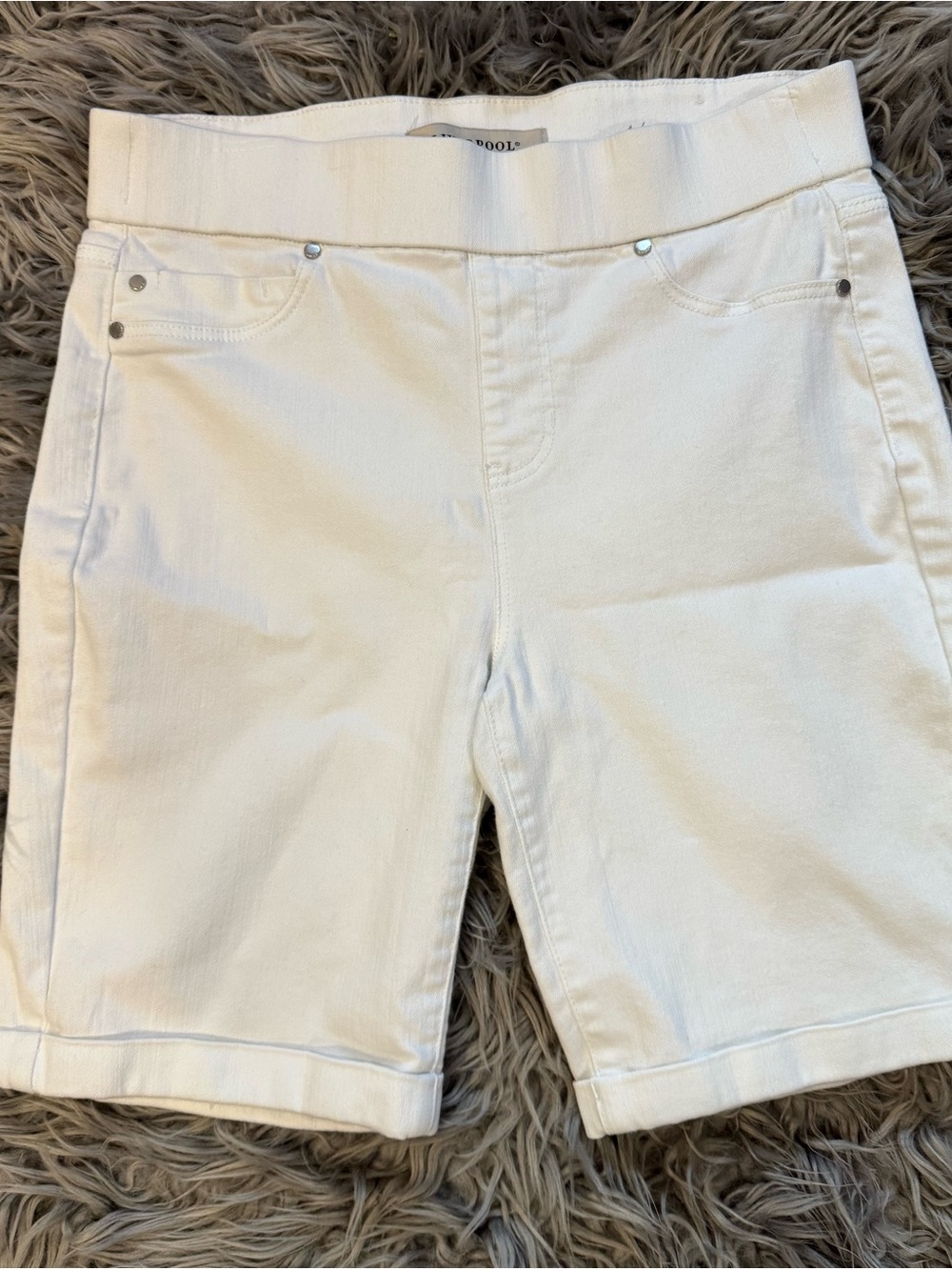 NWOT Liverpool White Pull-On Bermuda Shorts